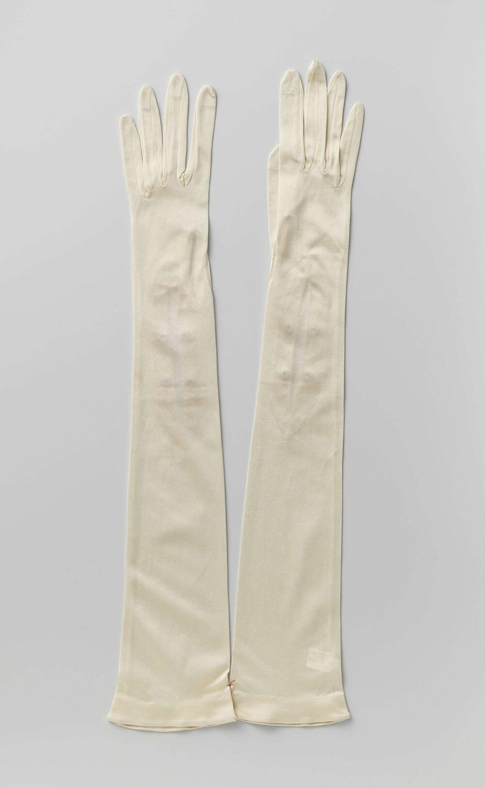 Handschoenen in wit zijden tricot, met drukknoopsluiting