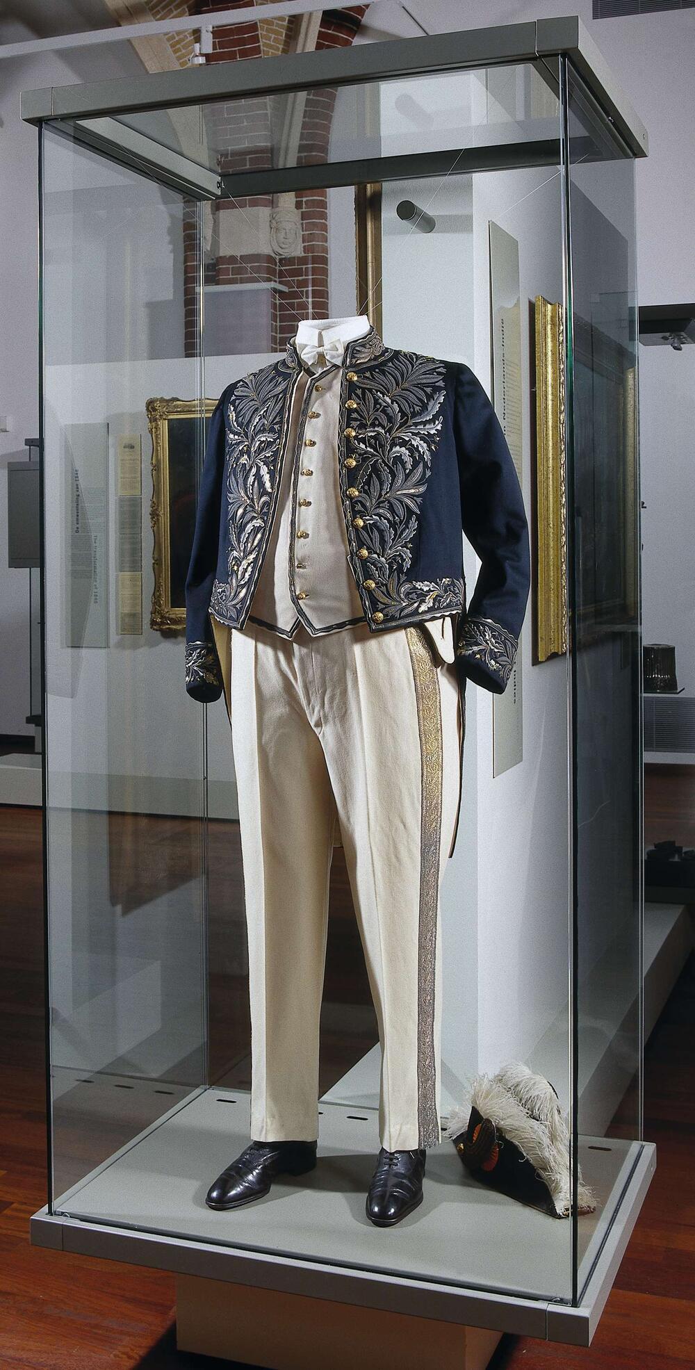 Ambtskostuum van Gouverneur Generaal J.B. van Heutsz