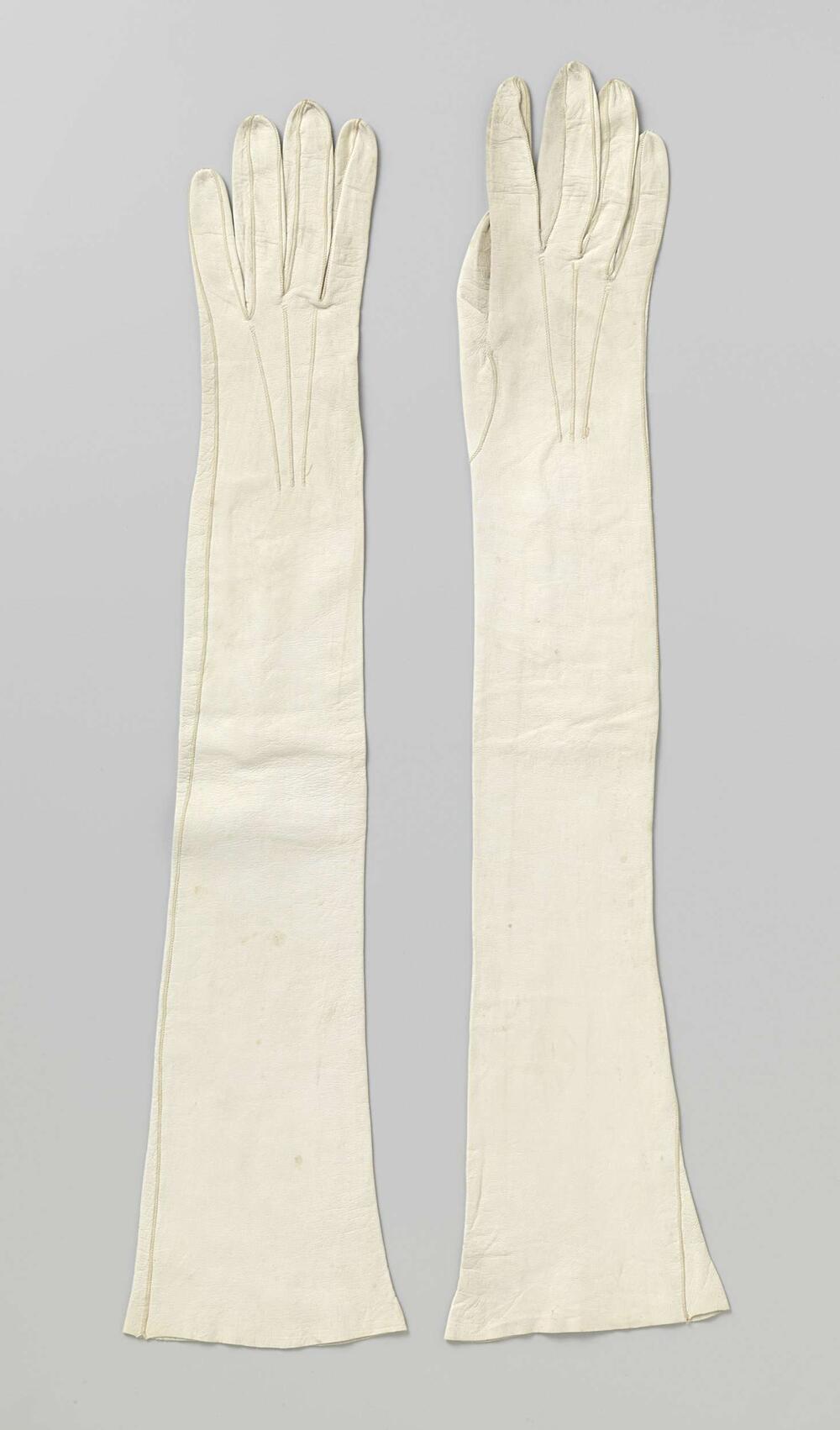 Handschoen van wit kalfsleer
