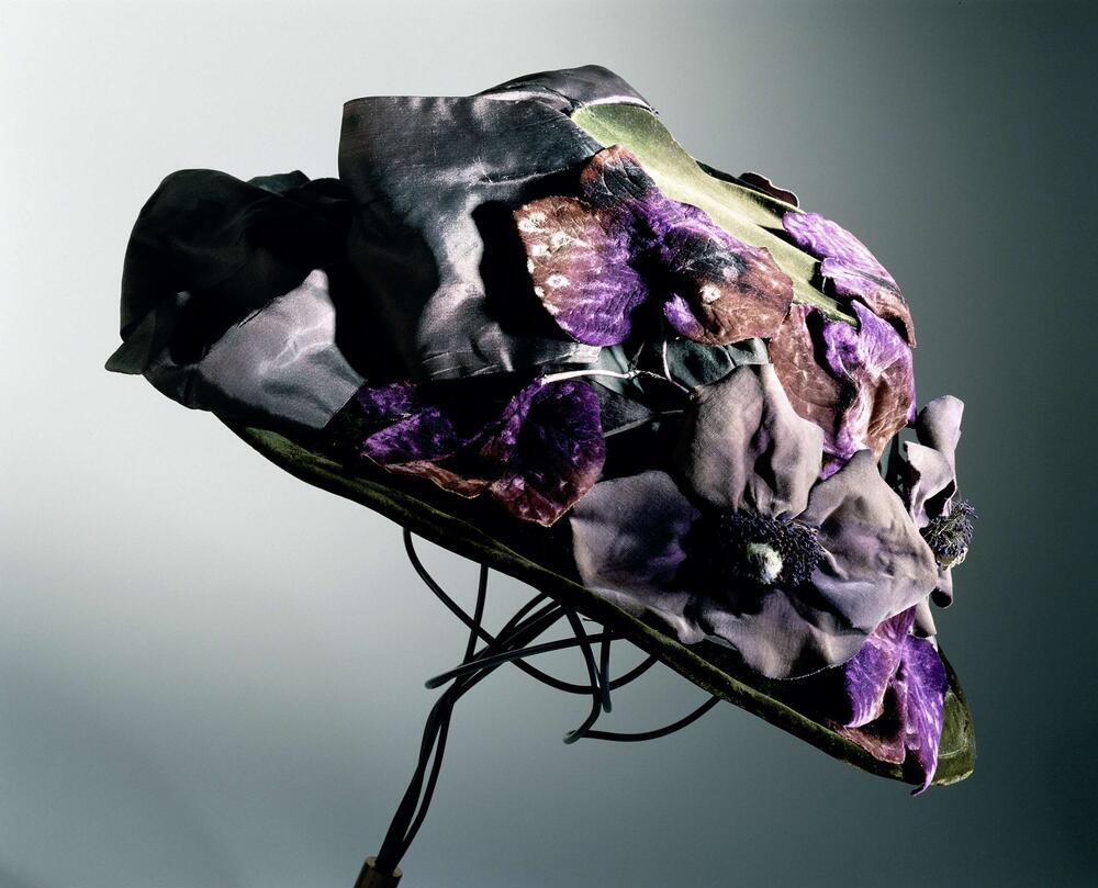 Hat with flowers