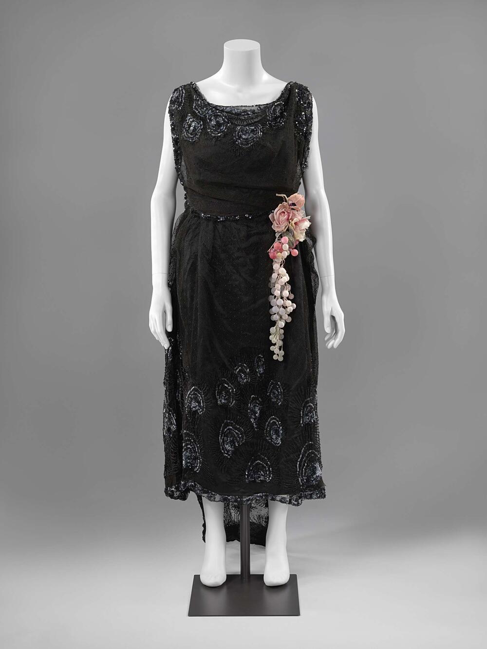 Avondjapon met corsage en sleep