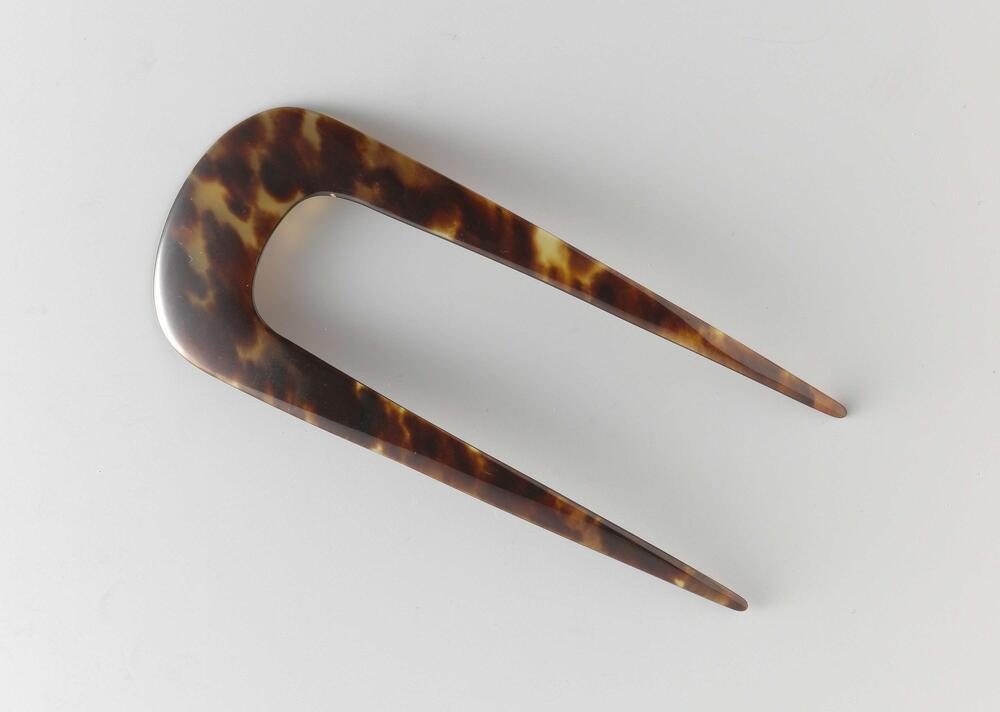 Haarkam van imitatie schildpad, U-vormig met gladde, afgeronde rug