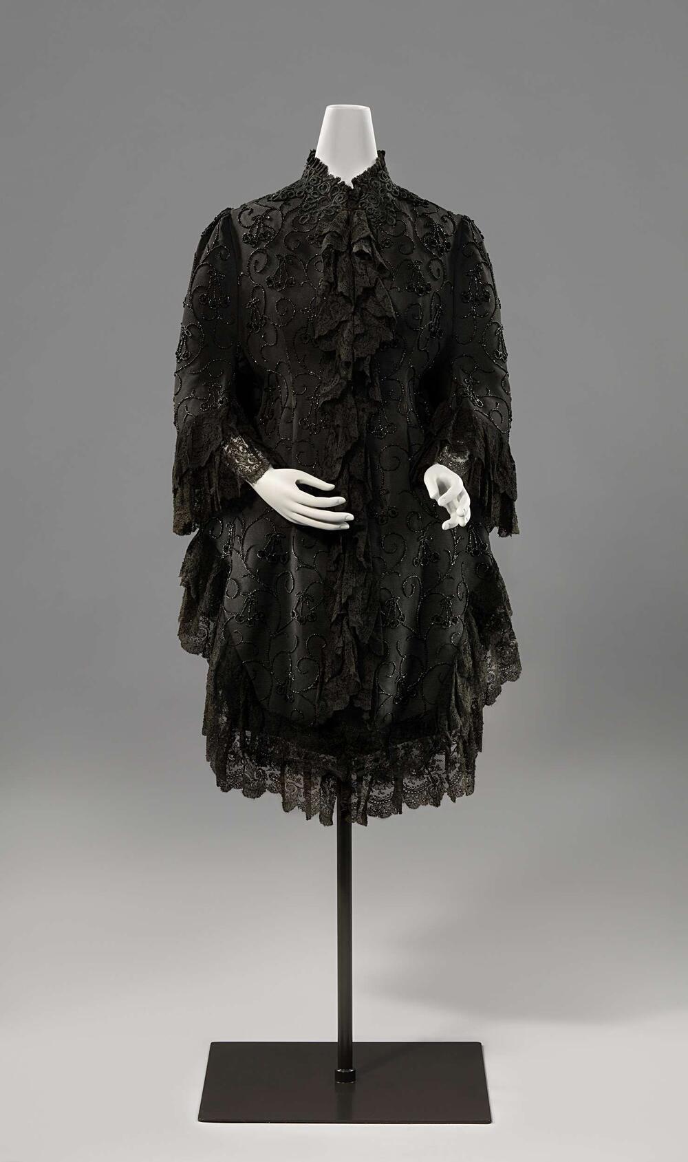 Dolman coat with bead embroidery
