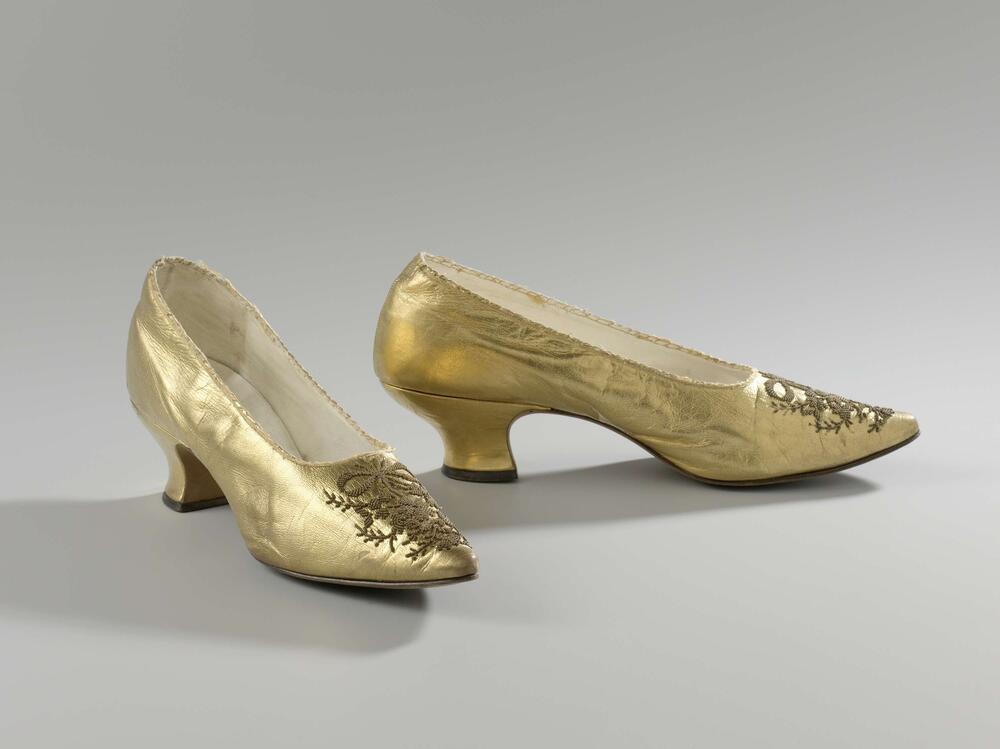 Pair of women’s shoes with pointed toe