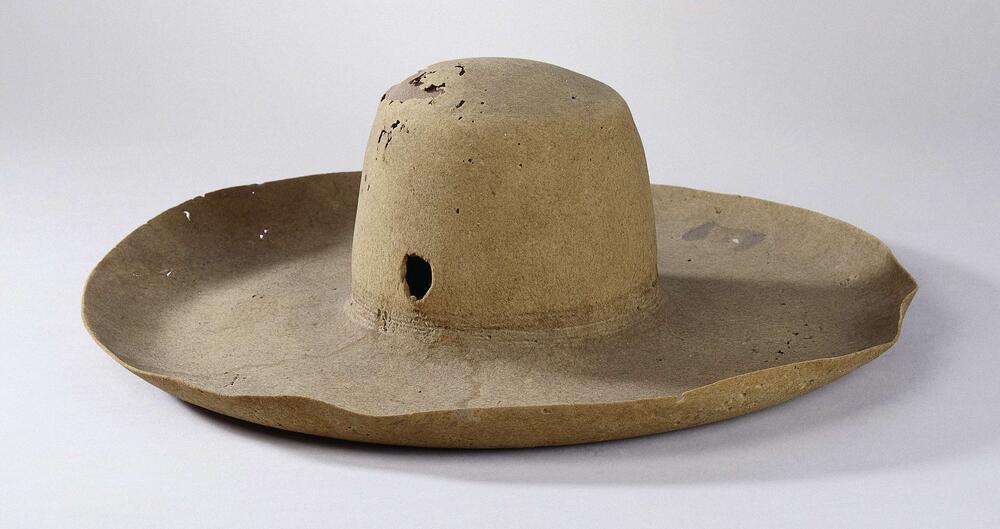 Ernest Casimir’s Hat with a Bullet Hole