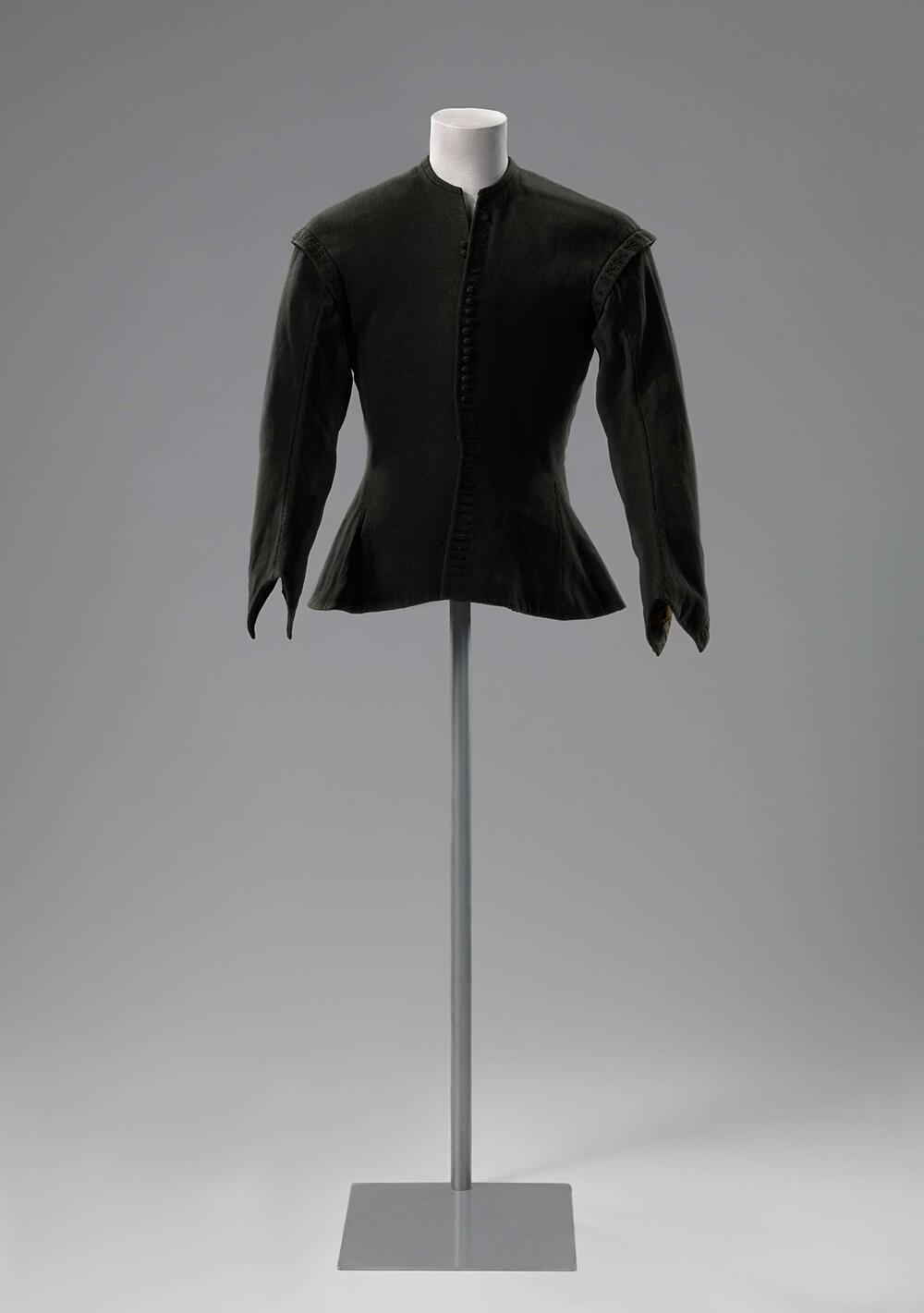 Doublet with a Short Tab