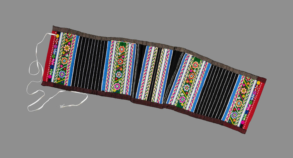 Korset of middeltje