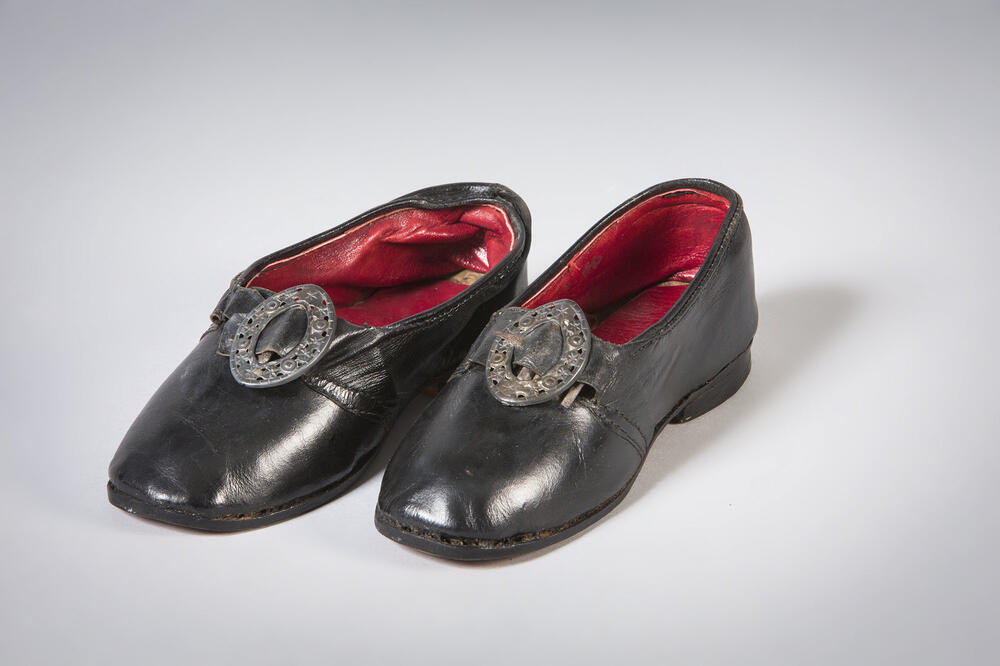 Schoen