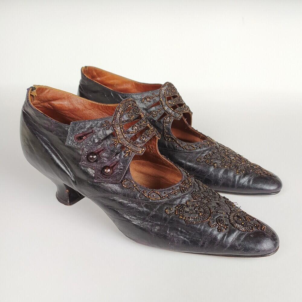 Schoenen met kralen en pailletten