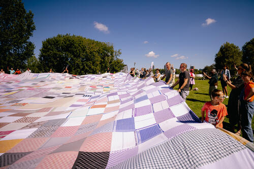 Picknickkleed gemaakt van allemaal theedoeken 