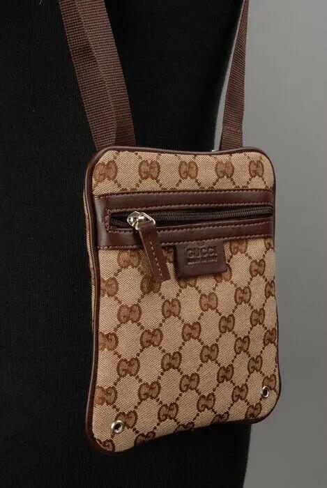 Namaak Gucci tasje Museum Rotterdam