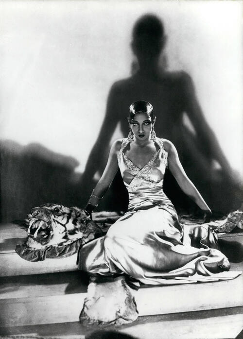 Josephine-Baker-circa-1925---foto-Hulton-Archive-via-Getty-Images