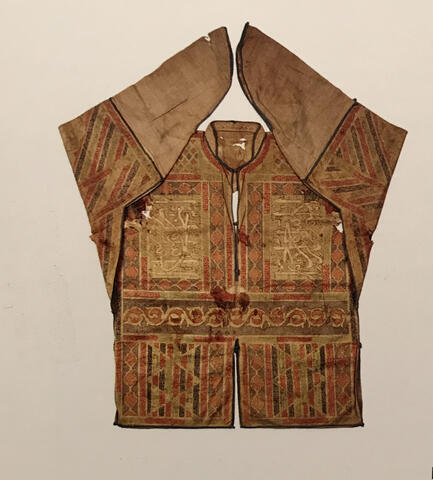 kleding met arabische opschriften