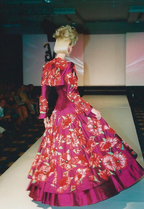 Runway foto Edgar Vos jurk met paarse zijde