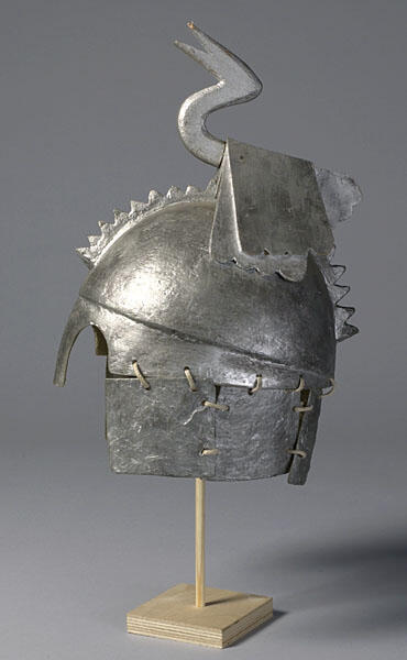 Helm gedragen door Wim de Meyer als Graaf van Northumberland, kapitein in Macbeth (William Shakespeare)