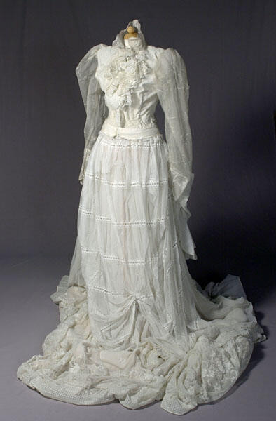 Kostuum gedragen in Dame Blanche (Hennie Konings)
