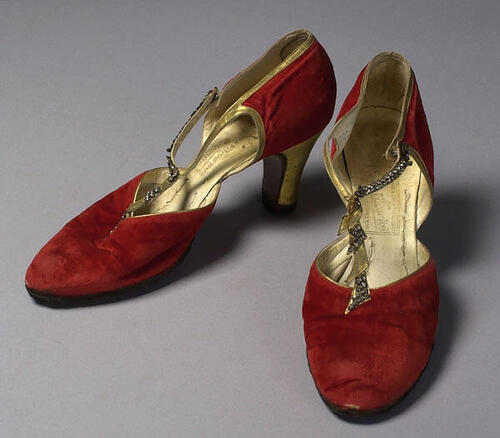 Schoenen gedragen door Mimi Boesnach