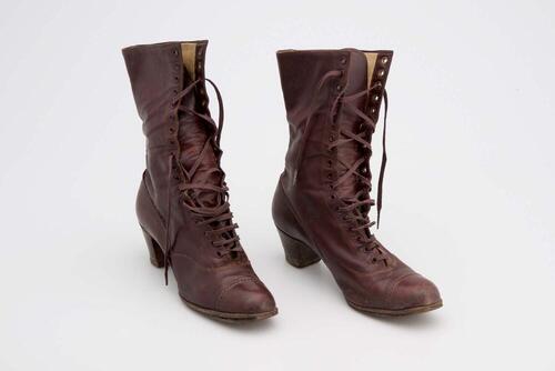Paar bruine dames veterlaarsjes