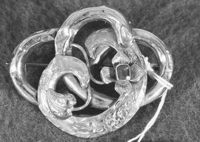 Broche
