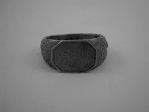 Doos met voorwerpen betreffende Van Speyk (ring)