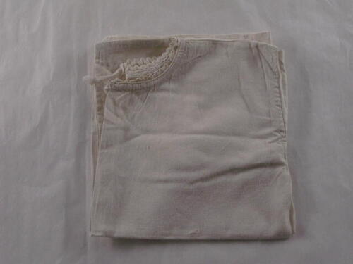 Vondelingenkleding: onderjurk