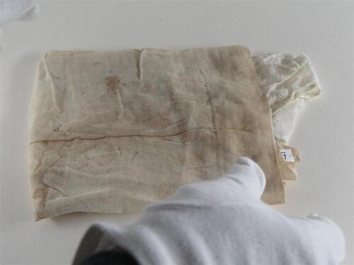 Vondelingenkleding: onderjurk