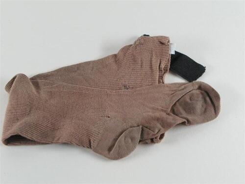 Vondelingenkleding: kous (1 van paar)