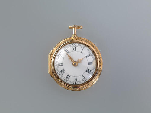 Zakhorloge met buitenkast versierd met een allegorische voorstelling van ‘de Overvloed’