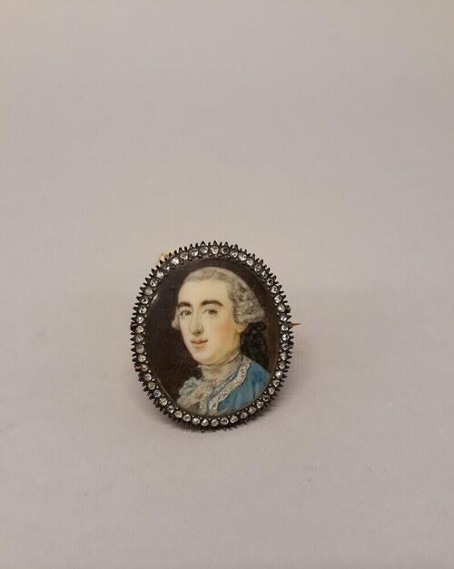 Broche