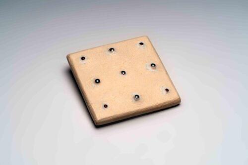 Broche 'Parels en bloedkoraal'