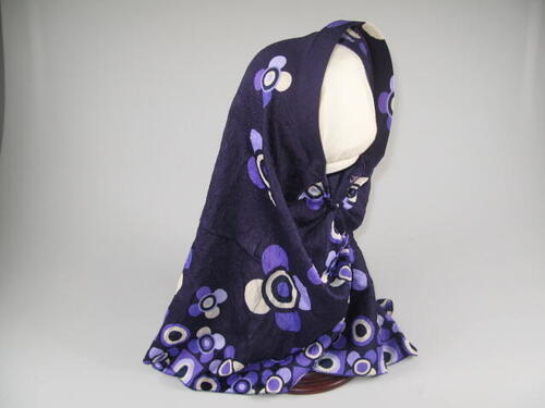 Hoofddoek (paarse sjaal)