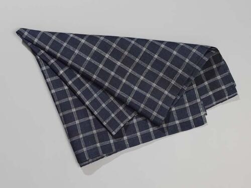 Hindelooper sondook voor zware rouw met ingeweven ruit in blauw en wit en met initialen IA
