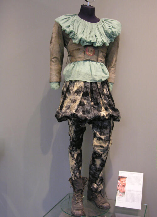 Plooibroek met jack en shirt (Collectie Second Nature, 2009)