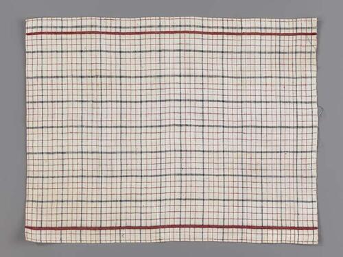 Hindelooper borstlap of foarpeldook van wit, blauw en rood bont