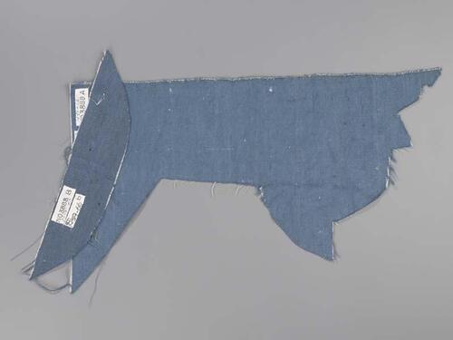 Blauw lapje wol geveven in keperbinding
