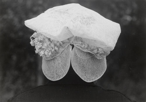 Kee van Eekelen uit De Kladde in West-Brabantse dracht, 1956