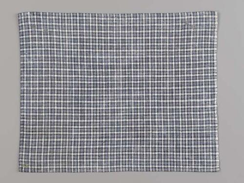 Hindelooper borstlap of foarpeldook van blauw en wit bont voor de rouw