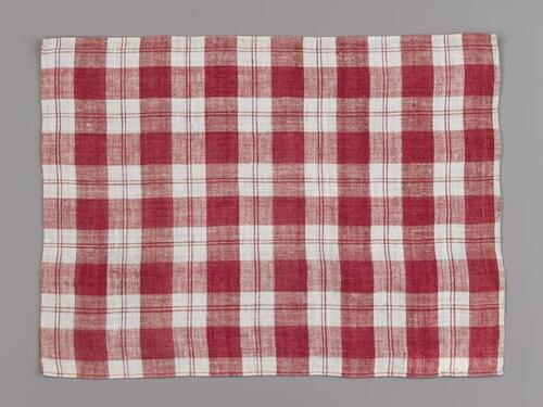Hindelooper borstlap of foarpeldook van rood en wit