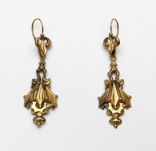 Paar gestampte gouden oorhangers
