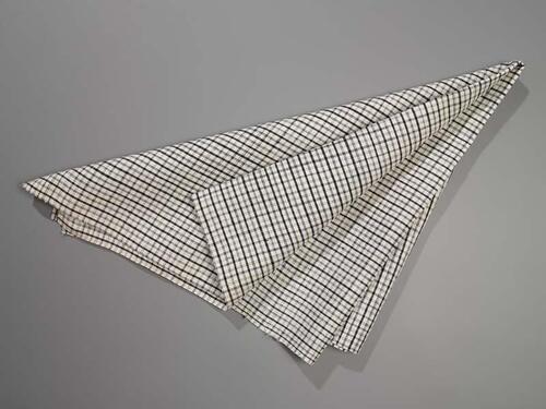 Hindelooper sondook voor lichte rouw met ingeweven ruit in wit en blauw en met initialen T, hart en…