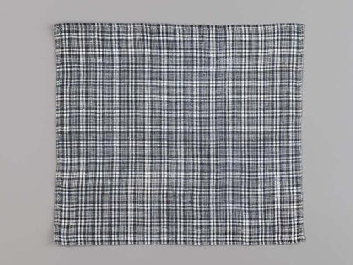 Borstlap of foarpeldook van blauw en wit bont