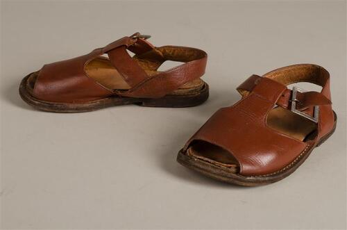 Paar kindersandalen