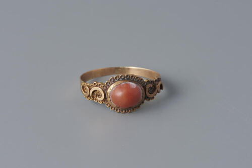 Ring met bloedkoraal, Friesland, 1853–1906