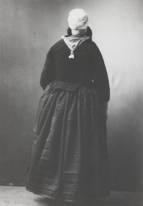 Maretje Boes-Appel in Marker streekdracht, 1910–1916