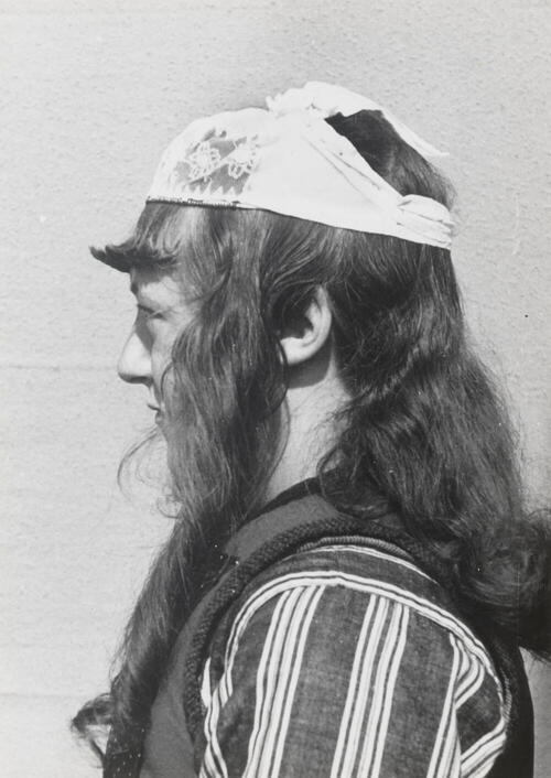 Demonstratie opzetten 'kleine kap', Marken, 1943