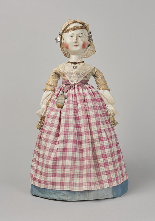Pop in Zaans vrouwenkostuum, 1775–1825