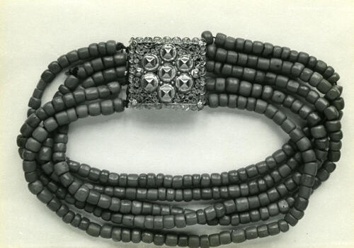 Halssnoer, Eemnes, 1952