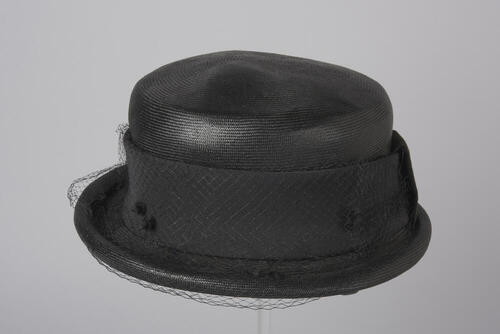Modehoed, gedragen in Lintelo, 1950–1960