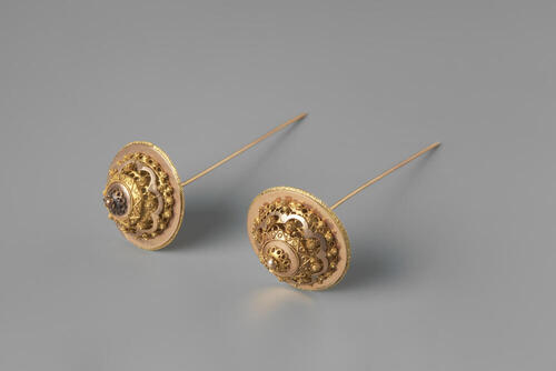 Paar gouden 'torenspelden', Noord-Beveland, 1875–1880