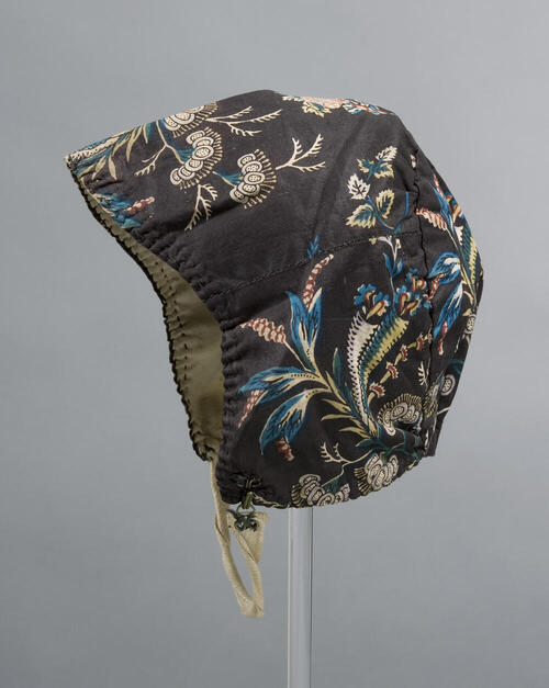 Klapmuts voor een jongen tot circa 3 jaar oud, Staphorst of Rouveen, voor 1930